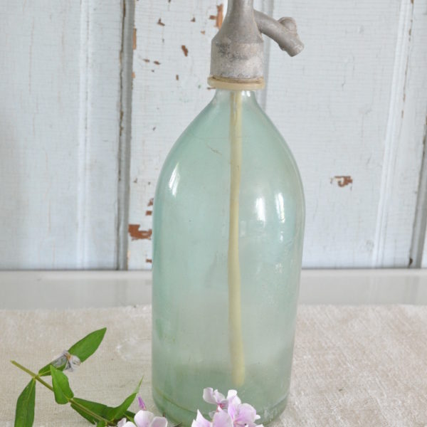 Becky's Farmhouse Light Green Seltzer 1