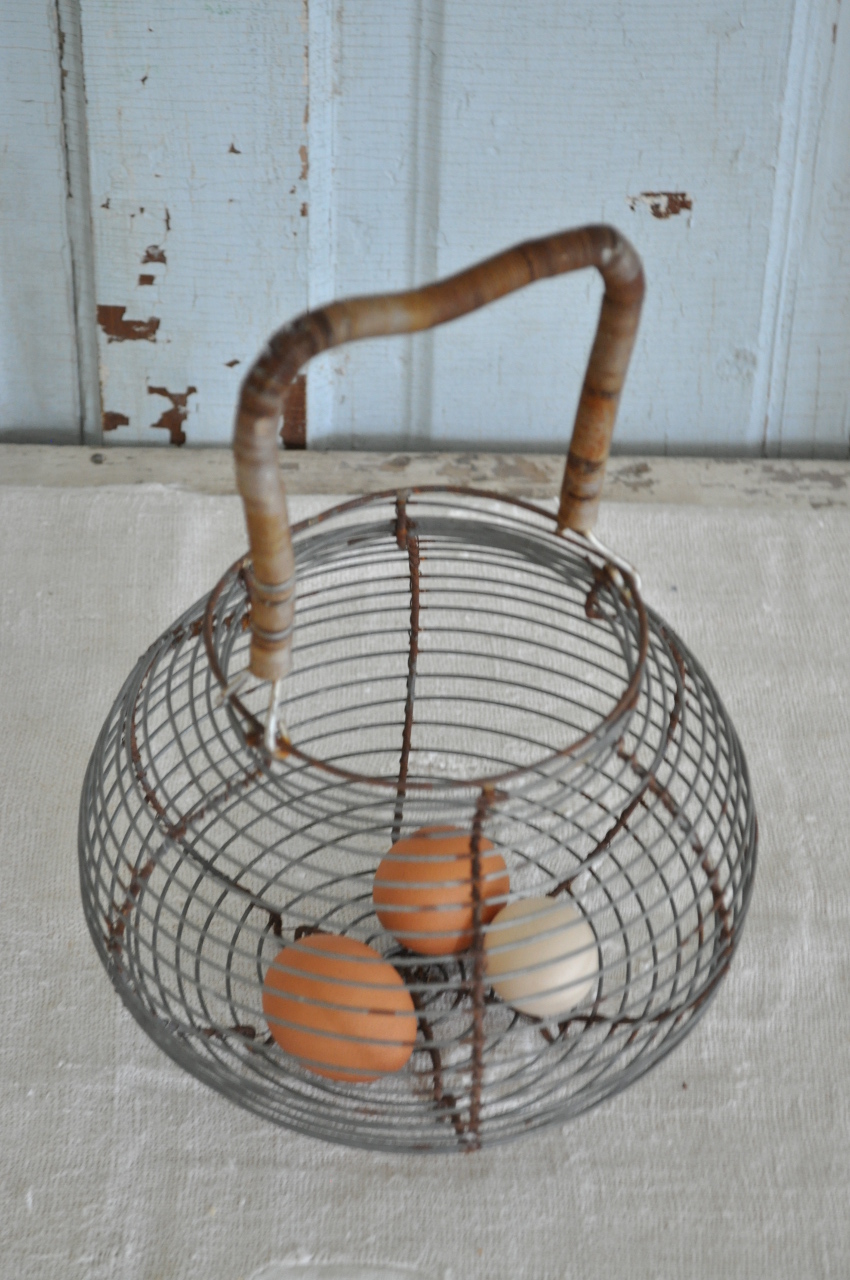 Kitchen  Vintage Wire Chicken Egg Basket Egg Gathering Basket