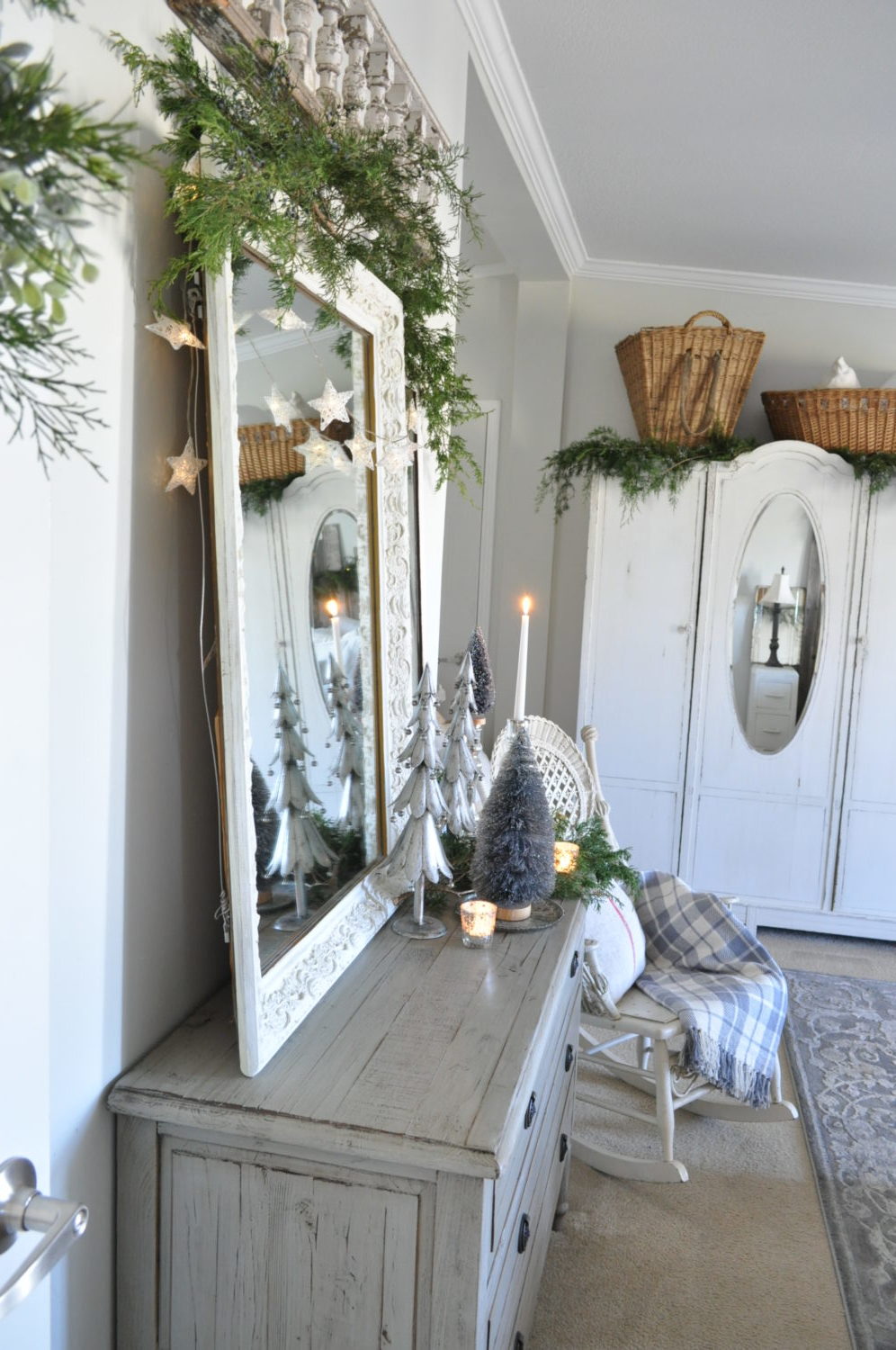 It's Beginning to Look a Lot Like Christmas - Becky's Farmhouse